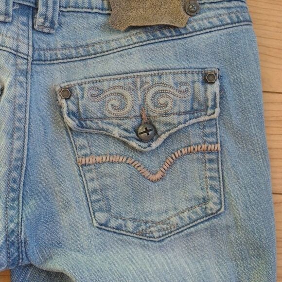 Industrial Cotton Medium Wash Denim Capri Jeans with Exposed Stitching Size 3 - Picture 6 of 13